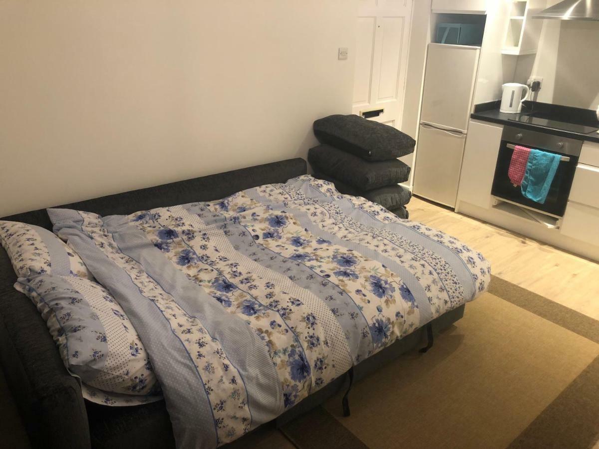 Home-From-Home - Self Catering Garden Apartment, 滑铁卢维尔 外观 照片