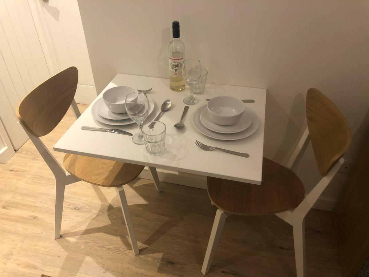 Home-From-Home - Self Catering Garden Apartment, 滑铁卢维尔 外观 照片