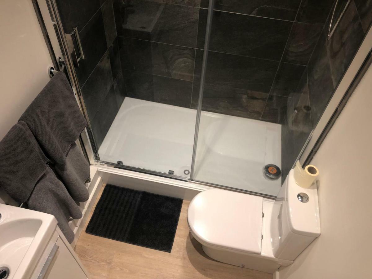 Home-From-Home - Self Catering Garden Apartment, 滑铁卢维尔 外观 照片