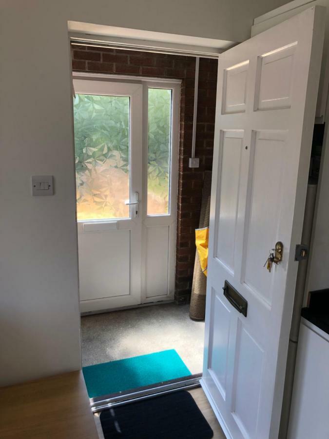 Home-From-Home - Self Catering Garden Apartment, 滑铁卢维尔 外观 照片